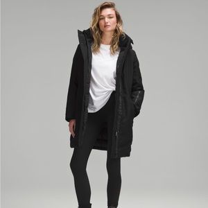NEW Lululemon Snow Warrior Parka in Black, Size 4.